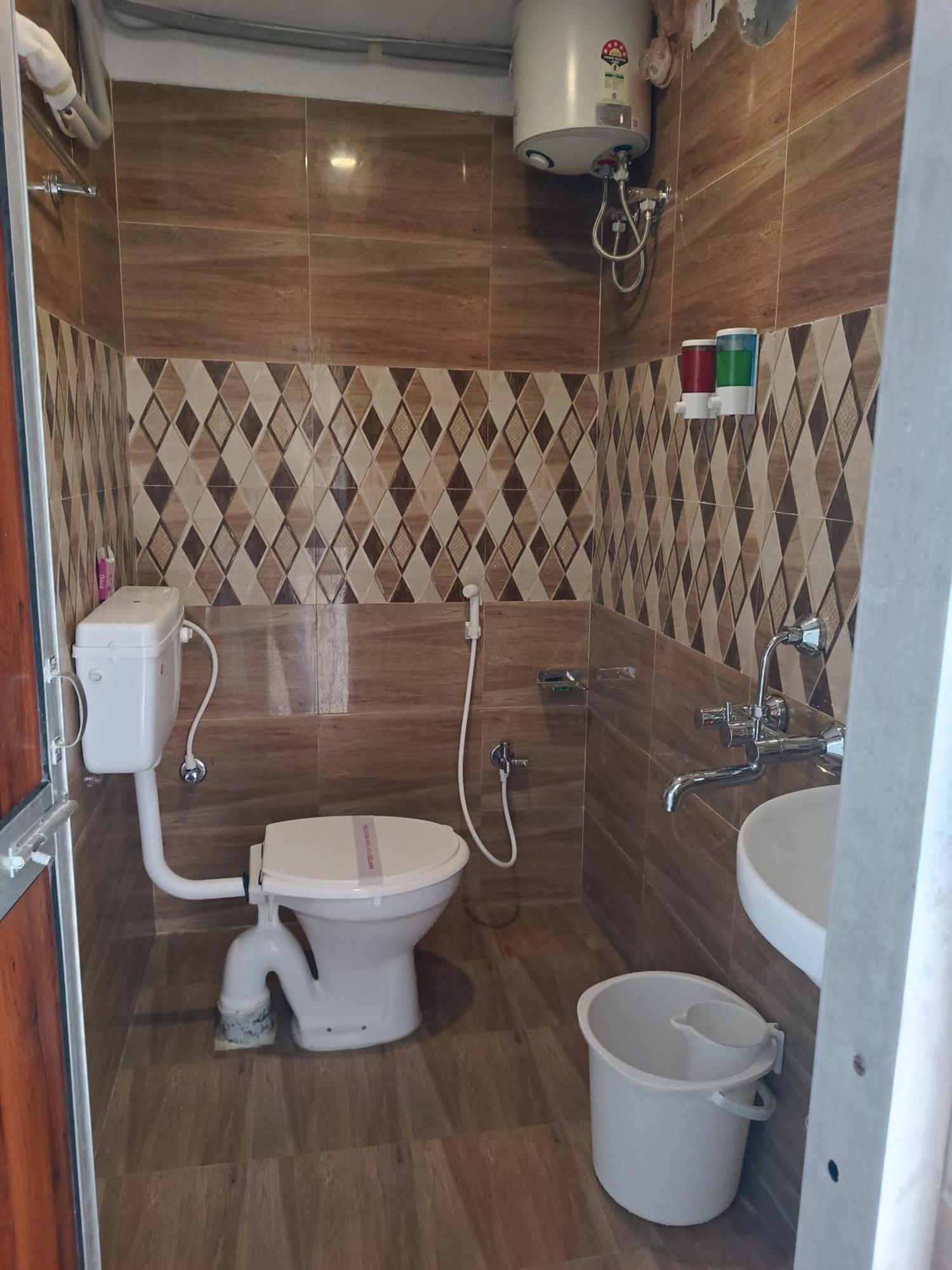 Mom Hotel - Unit Of Mom Hotel Пури Екстериор снимка