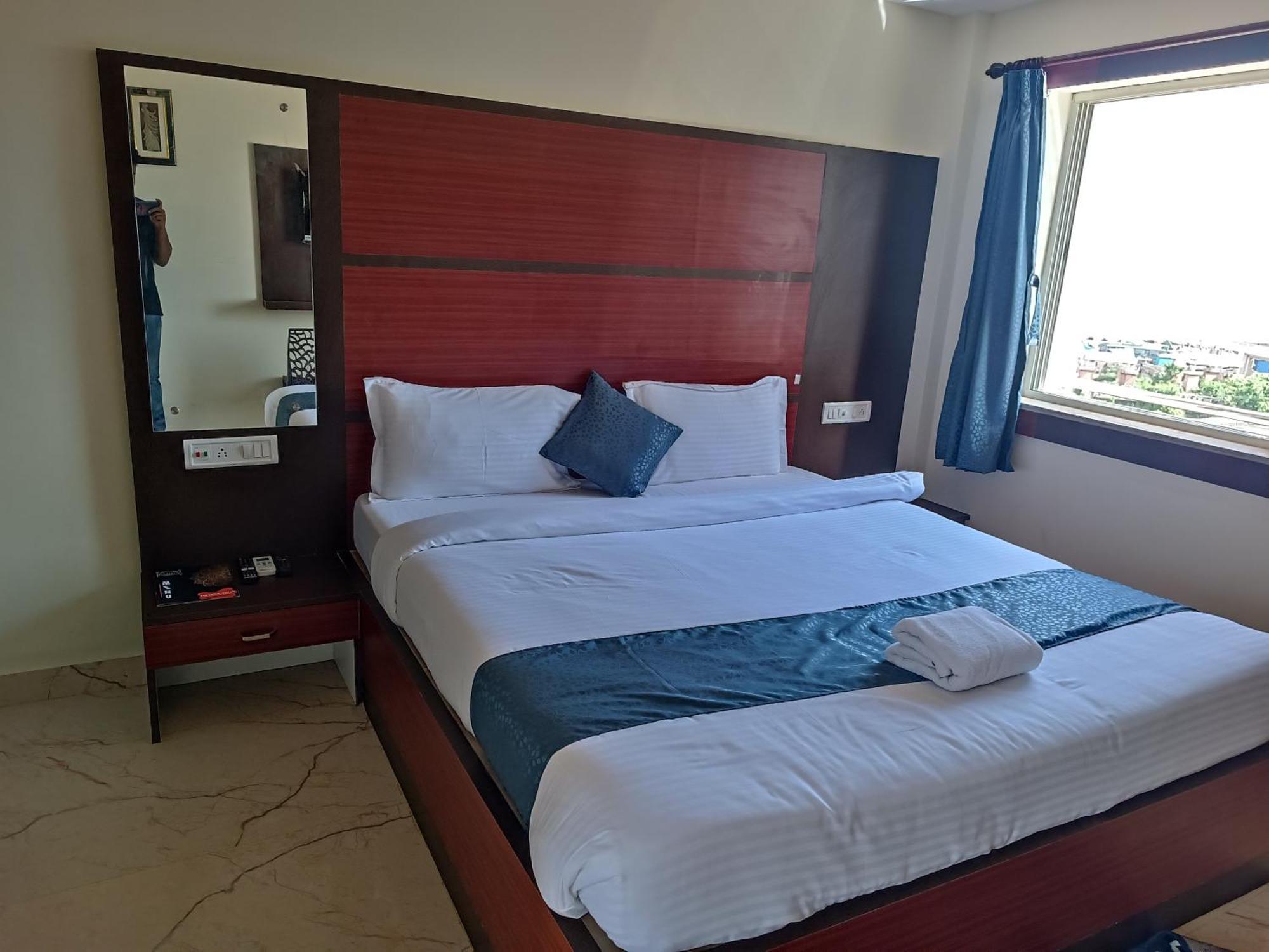 Mom Hotel - Unit Of Mom Hotel Пури Екстериор снимка