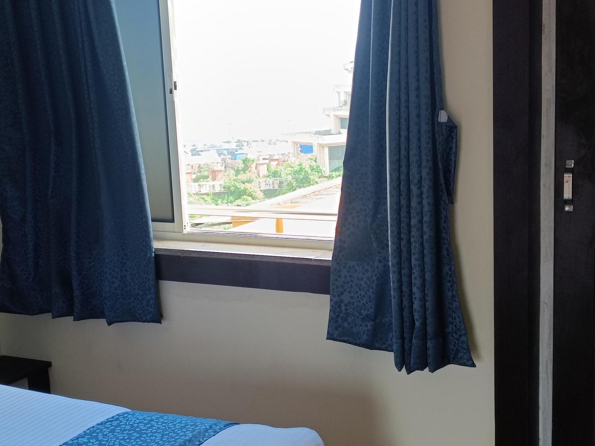 Mom Hotel - Unit Of Mom Hotel Пури Екстериор снимка