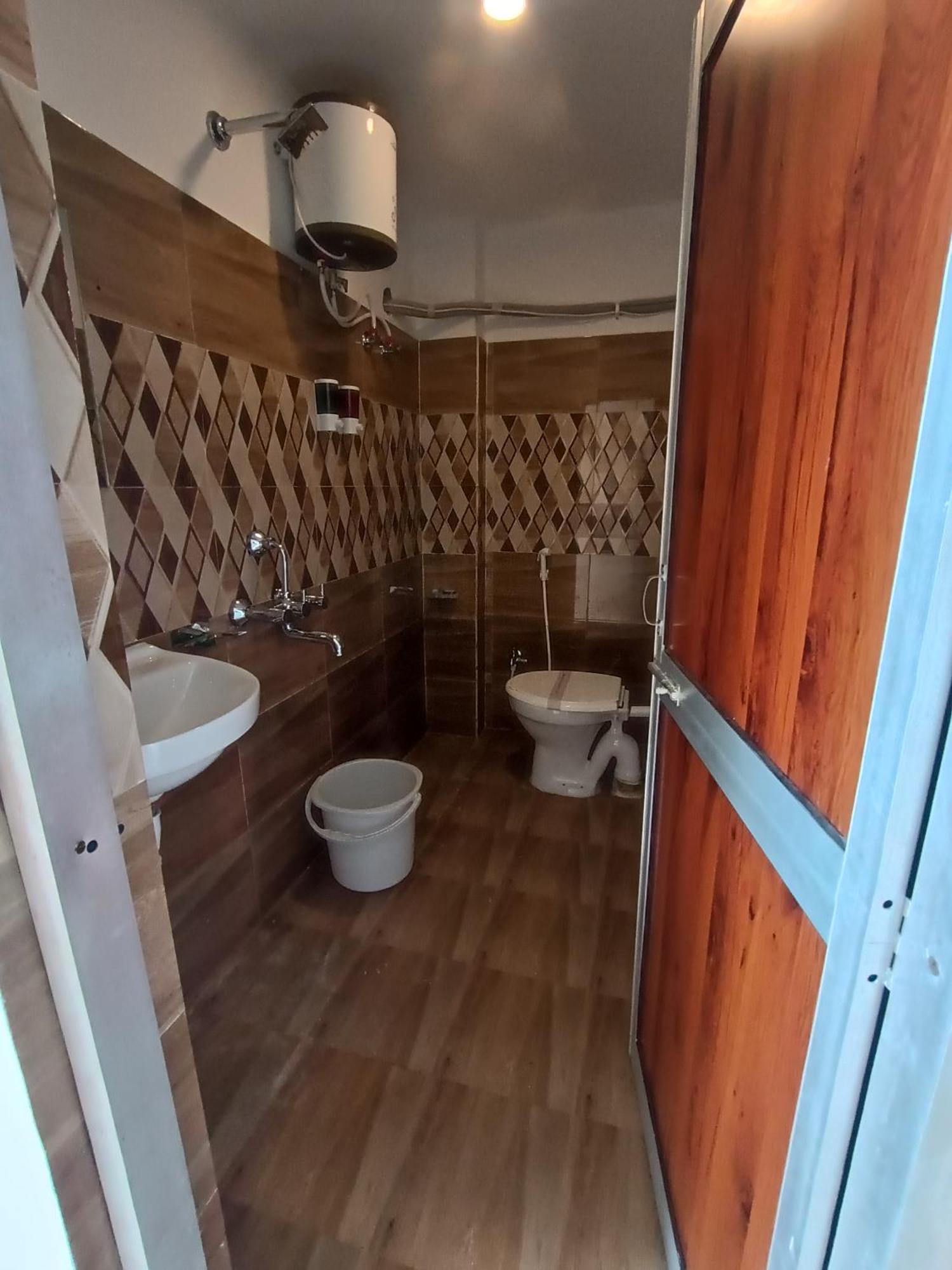 Mom Hotel - Unit Of Mom Hotel Пури Екстериор снимка