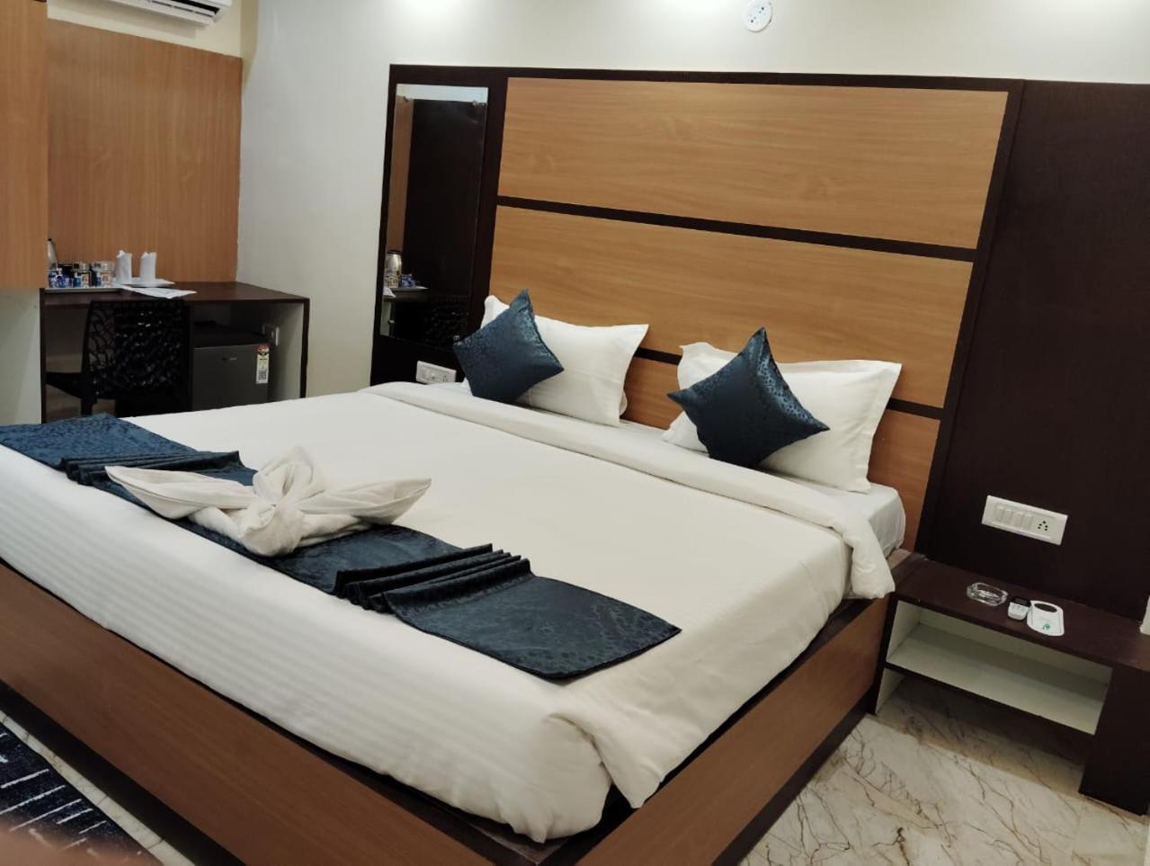 Mom Hotel - Unit Of Mom Hotel Пури Екстериор снимка